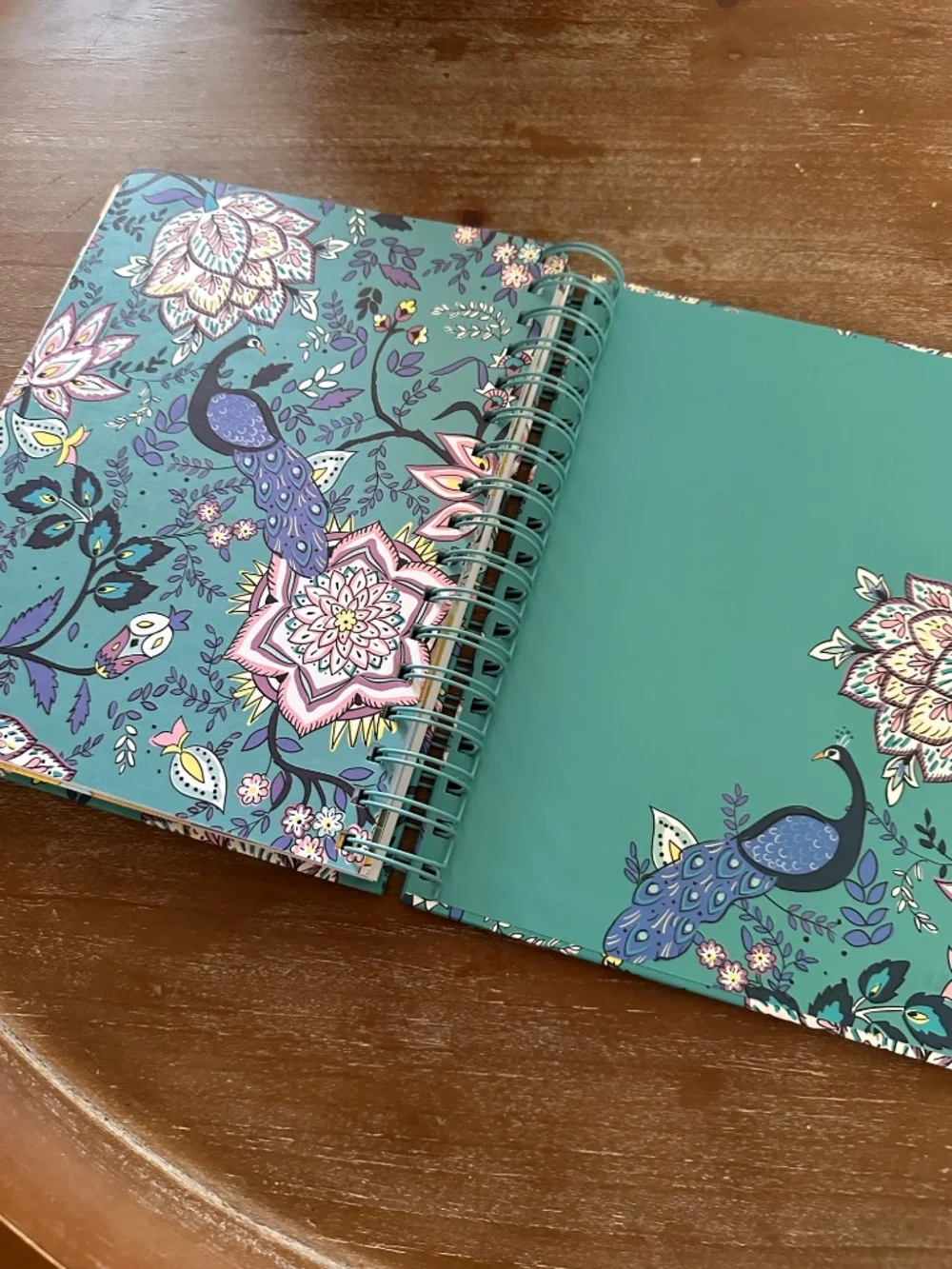 VERA BRADLEY Peacock Garden Undated Large Spiral Planner